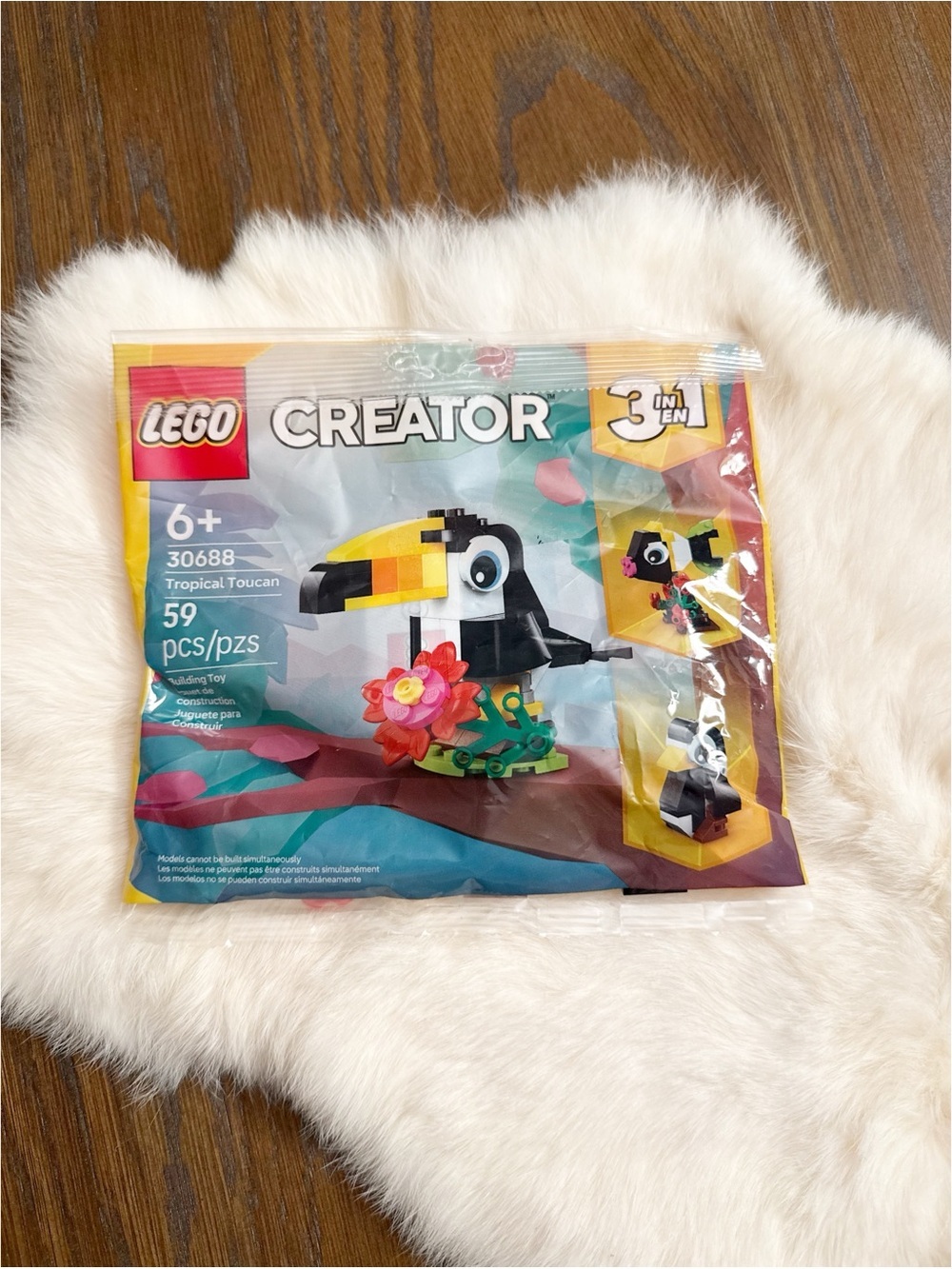 LEGO Creator Tropical Toucan set (model #30688) - Picture 1 of 2